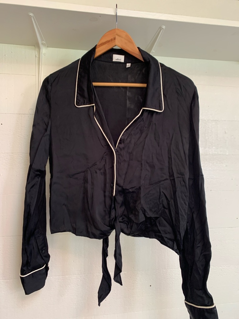 Wilfred Black Satin Button-Front Blouse with Contrast Piping